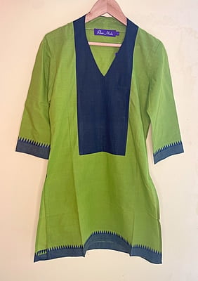 Green Cotton Kurta with Black Panel